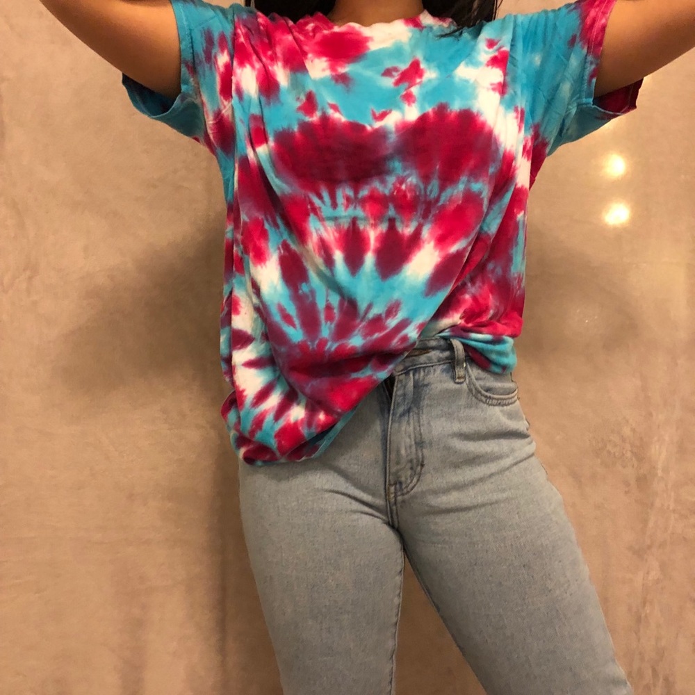 tie dye tee
